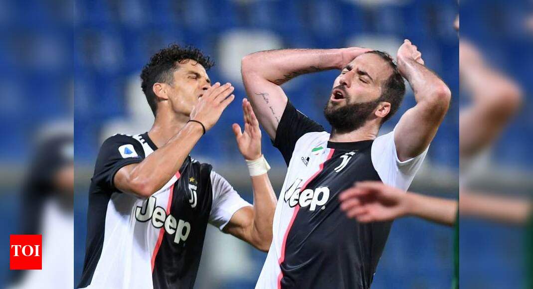 10-Man Juventus Held To Draw By Lazio In Serie A Thriller 10-Man Juventus Held To Draw By Lazio In Serie A Thriller