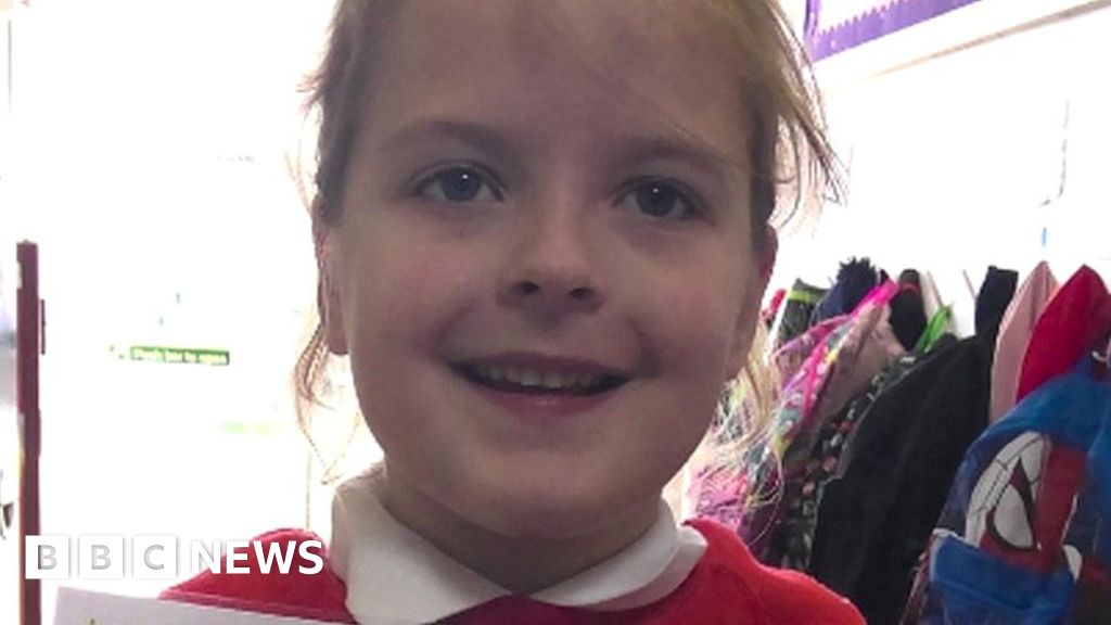 10-Year-Old Girl Dies On Rugby Pitch: A Community In Grief 10-Year-Old Girl Dies On Rugby Pitch: A Community In Grief