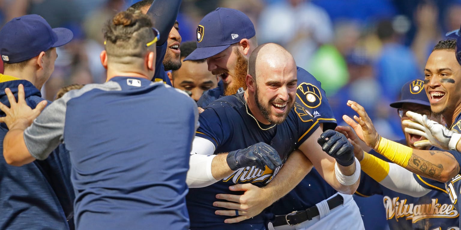 11th Inning Walk-Off Bunt Gives Brewers Victory Over Royals 11th Inning Walk-Off Bunt Gives Brewers Victory Over Royals
