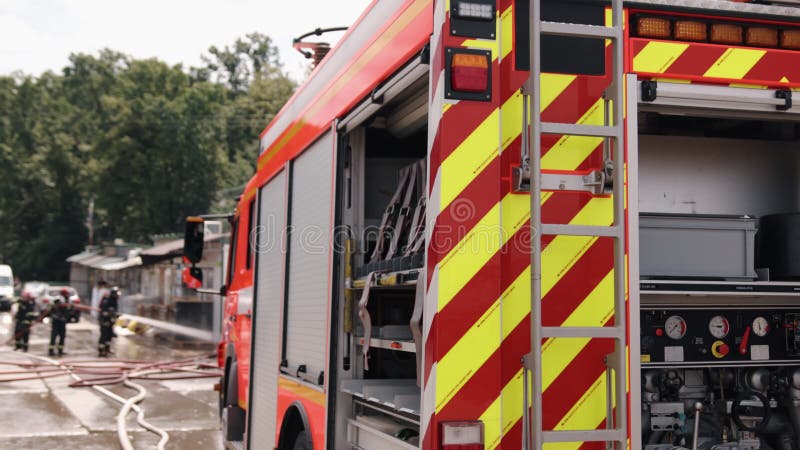 125 Firefighters Fight Massive East London Shop Fire 125 Firefighters Fight Massive East London Shop Fire