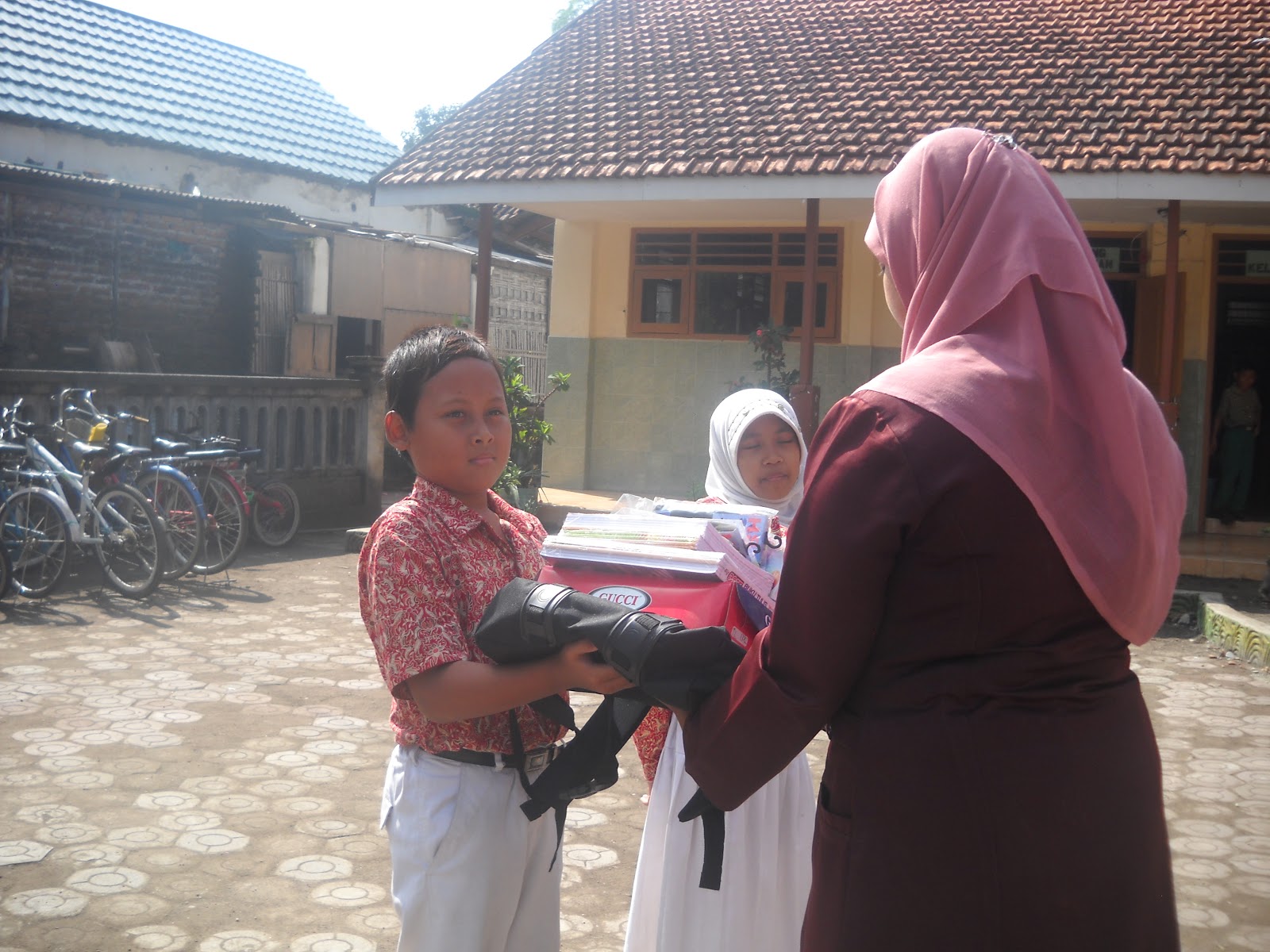 125 Murid Asnaf Sibu Terima Bantuan Kembali Ke Sekolah Dari Tabung Baitulmal Sarawak 2025 125 Murid Asnaf Sibu Terima Bantuan Kembali Ke Sekolah Dari Tabung Baitulmal Sarawak 2025