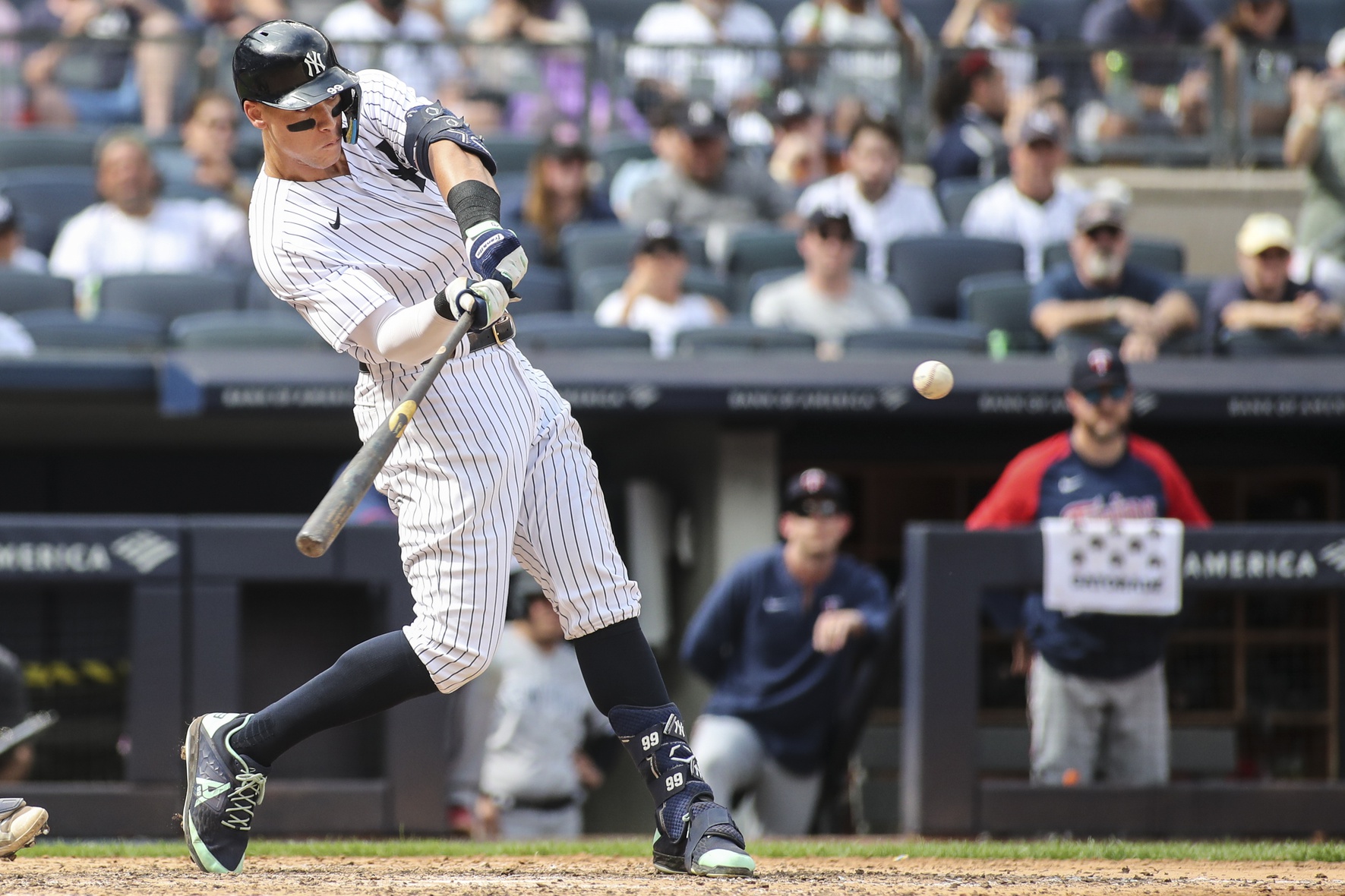 2025 Yankees: Record-Breaking 9 Home Runs, Fueled By Aaron Judge's 3-Homer Night 2025 Yankees: Record-Breaking 9 Home Runs, Fueled By Aaron Judge's 3-Homer Night