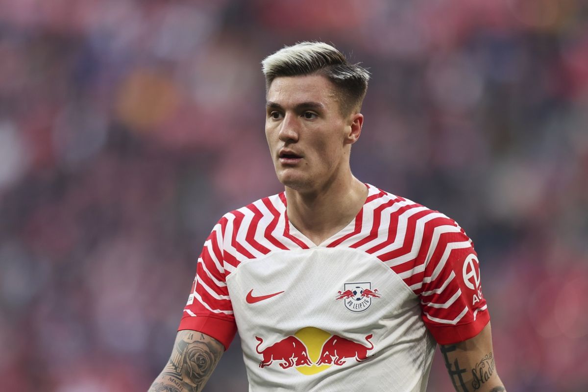 £58m Bid Rejected? Arsenal's Pursuit Of Top Striker Intensifies £58m Bid Rejected? Arsenal's Pursuit Of Top Striker Intensifies