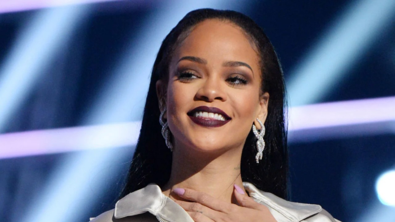 6 Billion Streams: The Story Behind Rihanna's 5-Minute Song 6 Billion Streams: The Story Behind Rihanna's 5-Minute Song