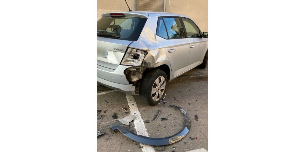 Accident À Dijon : Véhicule Projeté Sur Un Mur, Rue Michel-Servet - Le Conducteur Se Constitue Prisonnier Accident À Dijon : Véhicule Projeté Sur Un Mur, Rue Michel-Servet - Le Conducteur Se Constitue Prisonnier