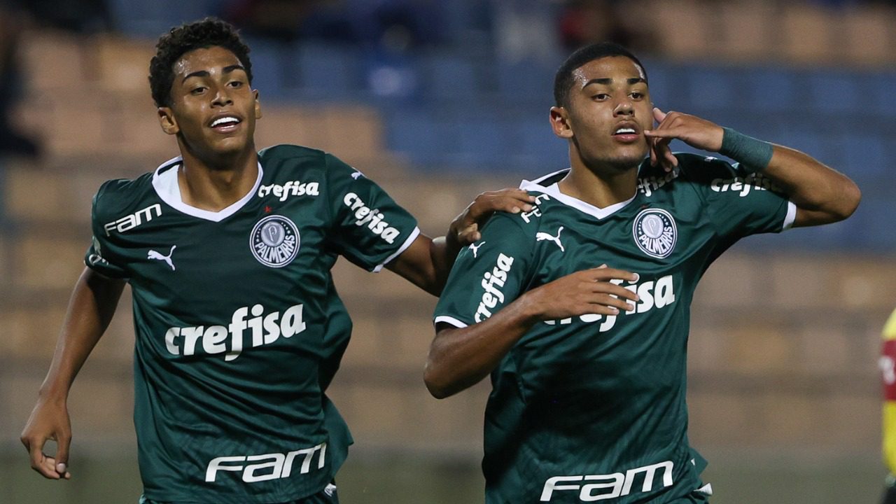 Altitude E Vômito: Estêvão Sai De Jogo Do Palmeiras