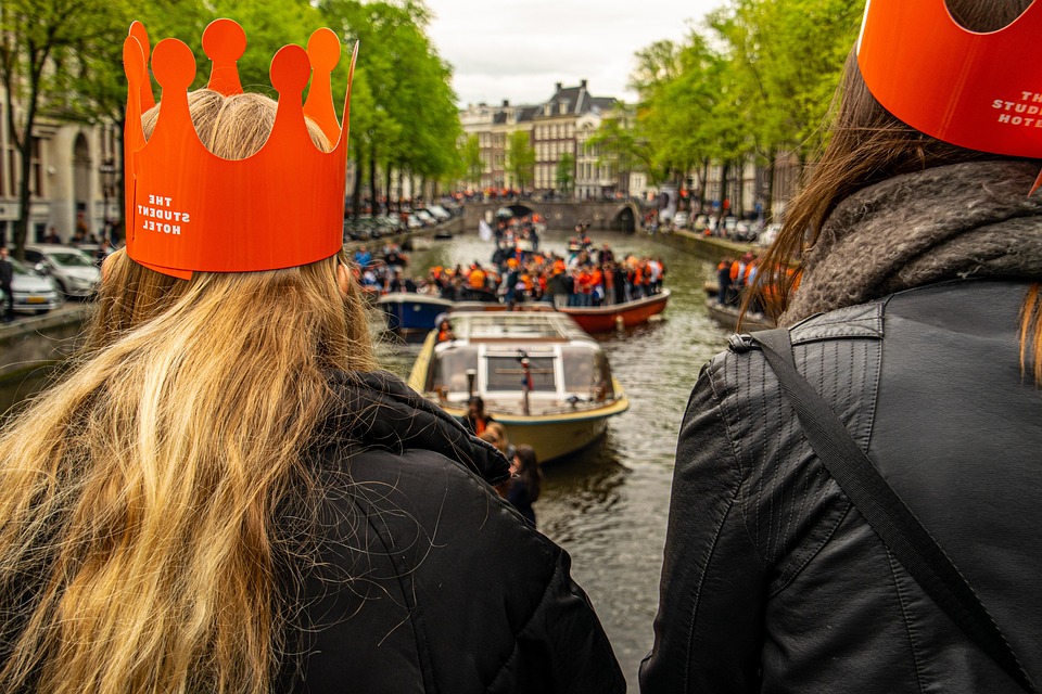 Amsterdam Cafe Unveils Kings Day Mural Honoring Marjolein Faber's Ribbon Gate Amsterdam Cafe Unveils Kings Day Mural Honoring Marjolein Faber's Ribbon Gate