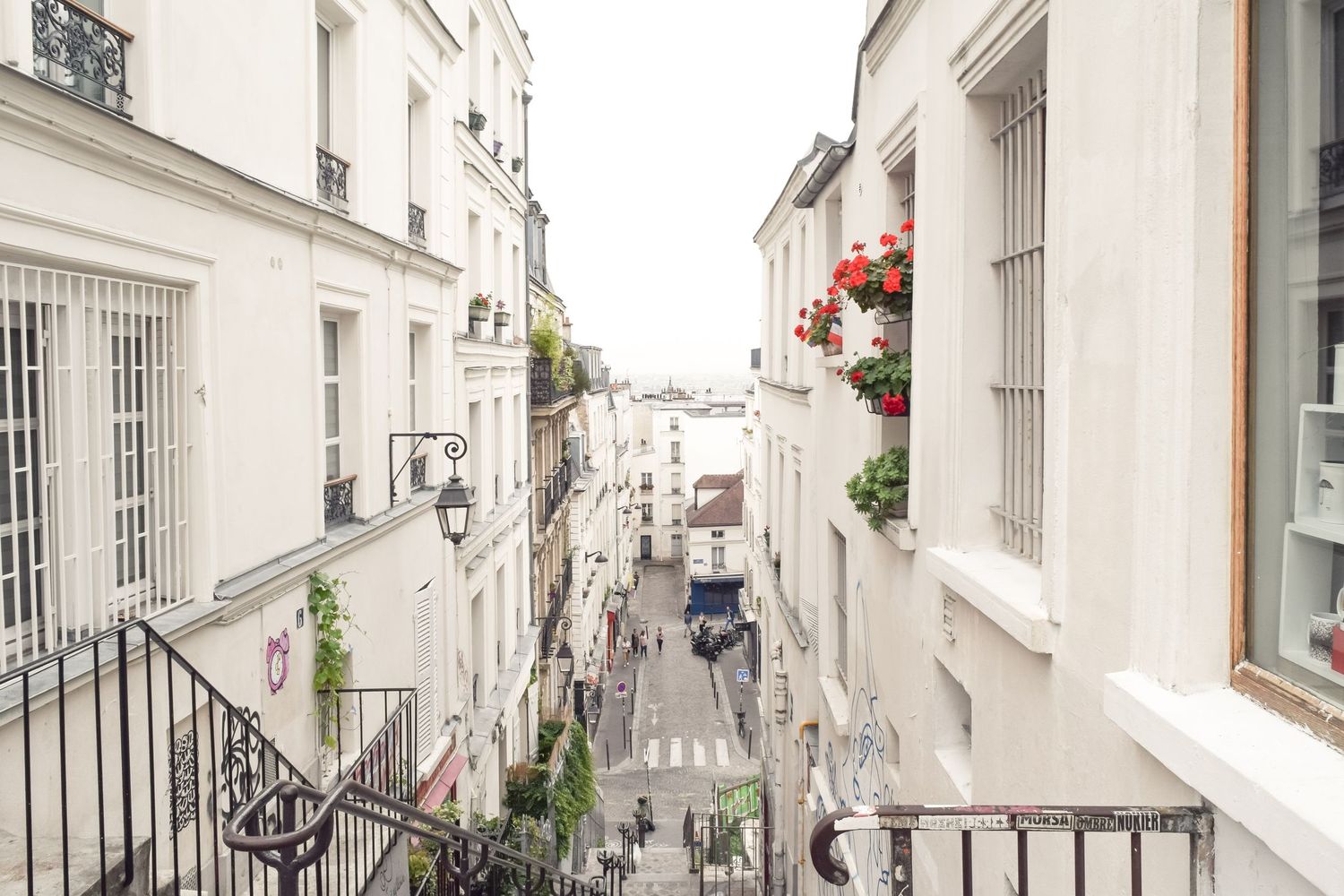An Insider's Guide To Paris' Best Neighborhoods An Insider's Guide To Paris' Best Neighborhoods