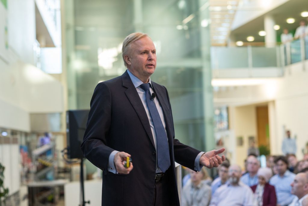Analysis Of BP Chief Executive's 31% Pay Reduction Analysis Of BP Chief Executive's 31% Pay Reduction