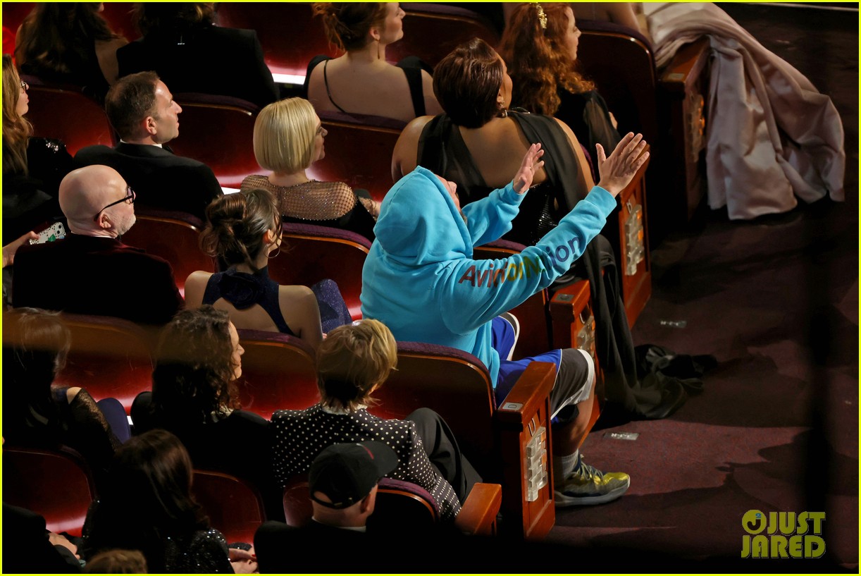 Analyzing Adam Sandler's Surprise Oscars 2025 Appearance: Outfit, Joke, And Chalamet's Reaction Analyzing Adam Sandler's Surprise Oscars 2025 Appearance: Outfit, Joke, And Chalamet's Reaction
