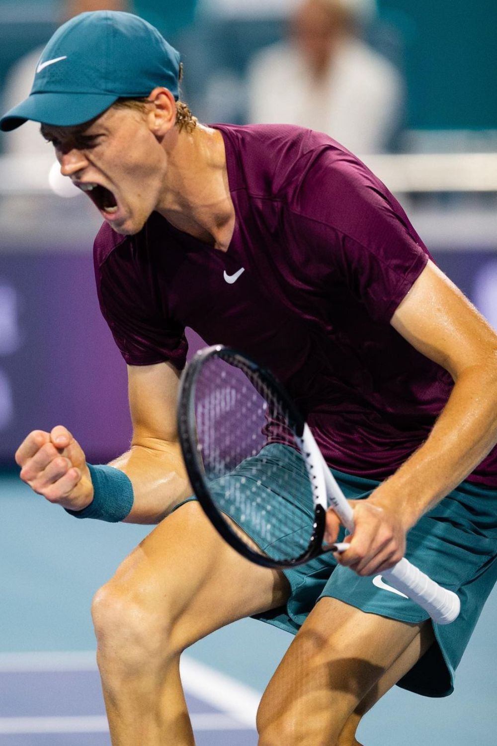 Analyzing Jannik Sinner's Branding: The Gap In Impact Compared To Roger Federer's RF Analyzing Jannik Sinner's Branding: The Gap In Impact Compared To Roger Federer's RF