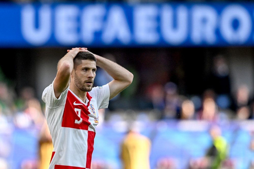 Andrej Kramarić's Penalty: Hoffenheim Draw Against In-Form Augsburg Andrej Kramarić's Penalty: Hoffenheim Draw Against In-Form Augsburg