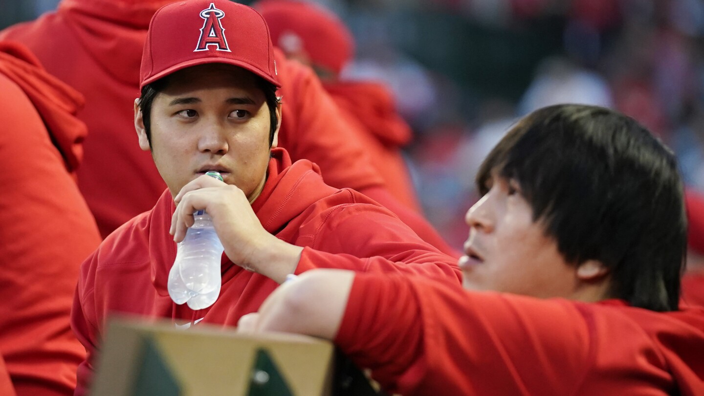 Angels And Dodgers Battle Through Shortstop Injuries Angels And Dodgers Battle Through Shortstop Injuries