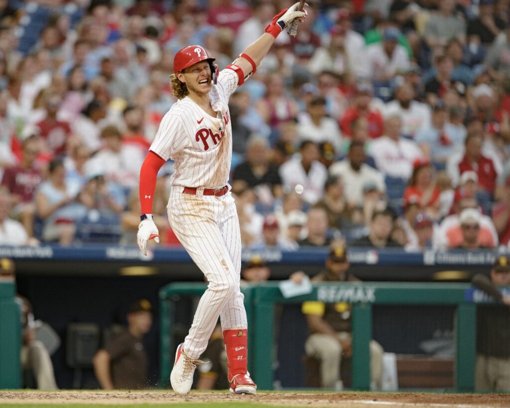 Angels Clinch Fourth Consecutive Victory Angels Clinch Fourth Consecutive Victory