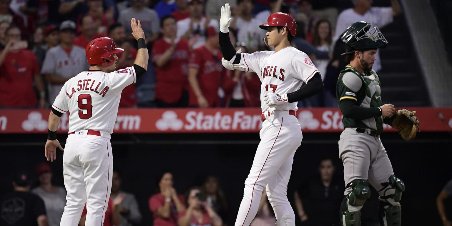 Angels Win Fifth Straight Game Behind Moncada's Blast Angels Win Fifth Straight Game Behind Moncada's Blast