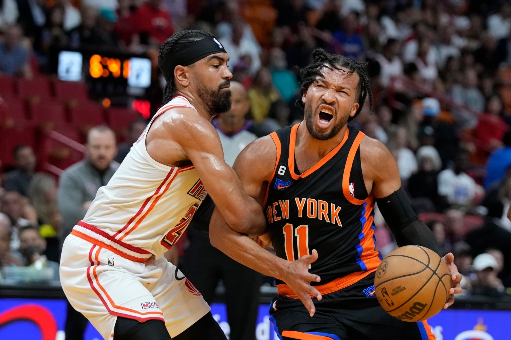 Ankle Injury Forces Jalen Brunson Out Of Knicks-Lakers Game Ankle Injury Forces Jalen Brunson Out Of Knicks-Lakers Game