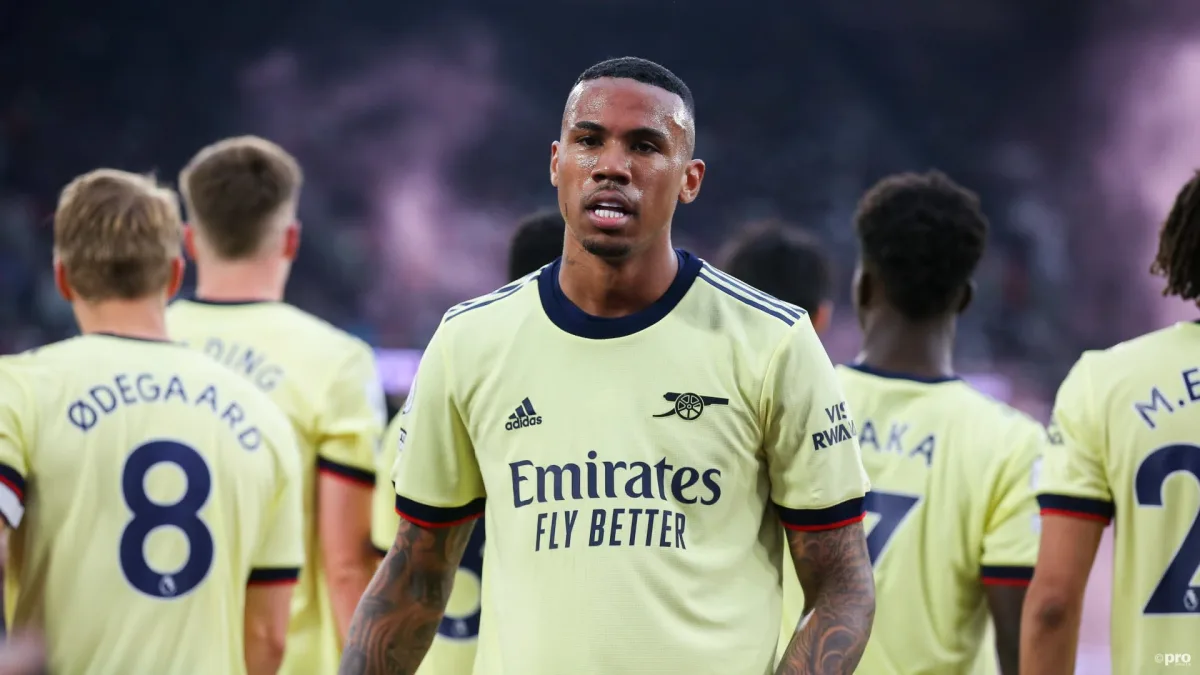 Arsenal's Champions League Hopes Dashed? Ferdinand's Bold Prediction Arsenal's Champions League Hopes Dashed? Ferdinand's Bold Prediction