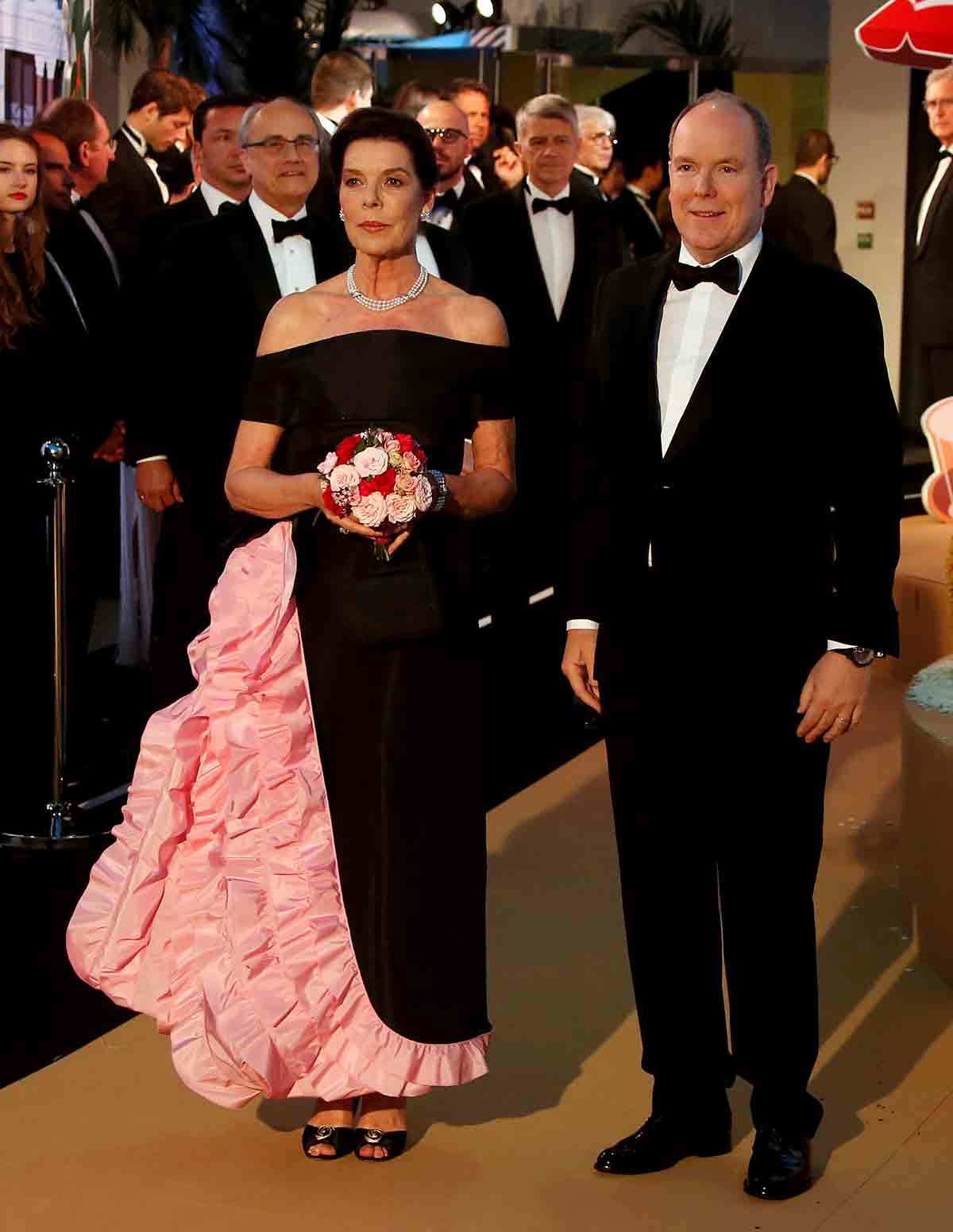 Baile De La Rosa 2025: Los Looks Más Elegantes De Carolina De Mónaco Y Otras Invitadas Baile De La Rosa 2025: Los Looks Más Elegantes De Carolina De Mónaco Y Otras Invitadas