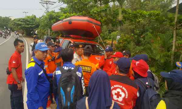 Basarnas Cari Balita Hilang Di Waduk Wonorejo, Diduga Terseret Arus Basarnas Cari Balita Hilang Di Waduk Wonorejo, Diduga Terseret Arus