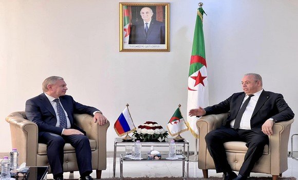 بحث وزير التجارة سبل تعزيز التعاون الاقتصادي مع جمهورية أذربيجان بحث وزير التجارة سبل تعزيز التعاون الاقتصادي مع جمهورية أذربيجان