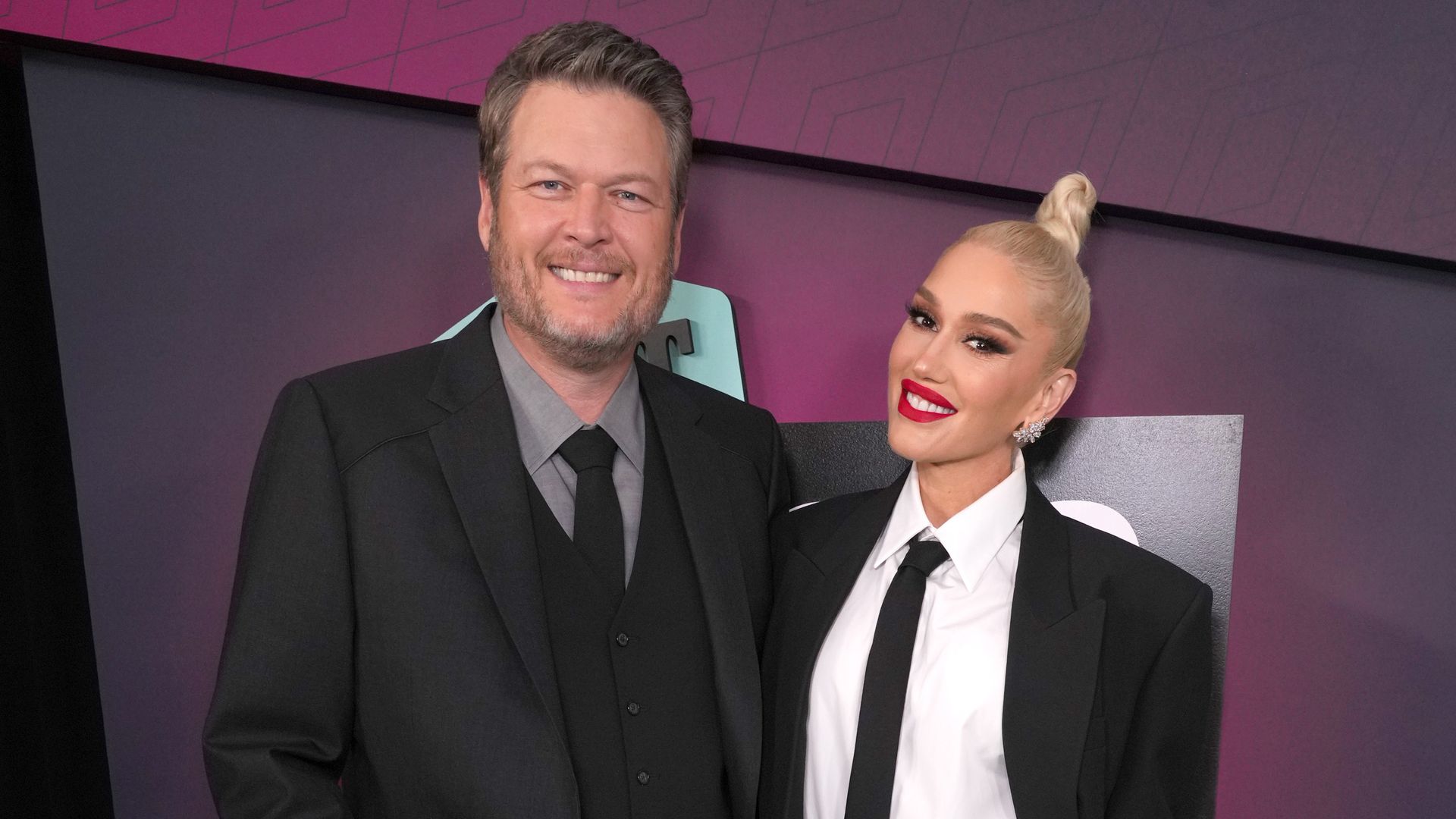 Blake Shelton, Gwen Stefani, And Kids Enjoy Lavish Family Getaway Blake Shelton, Gwen Stefani, And Kids Enjoy Lavish Family Getaway