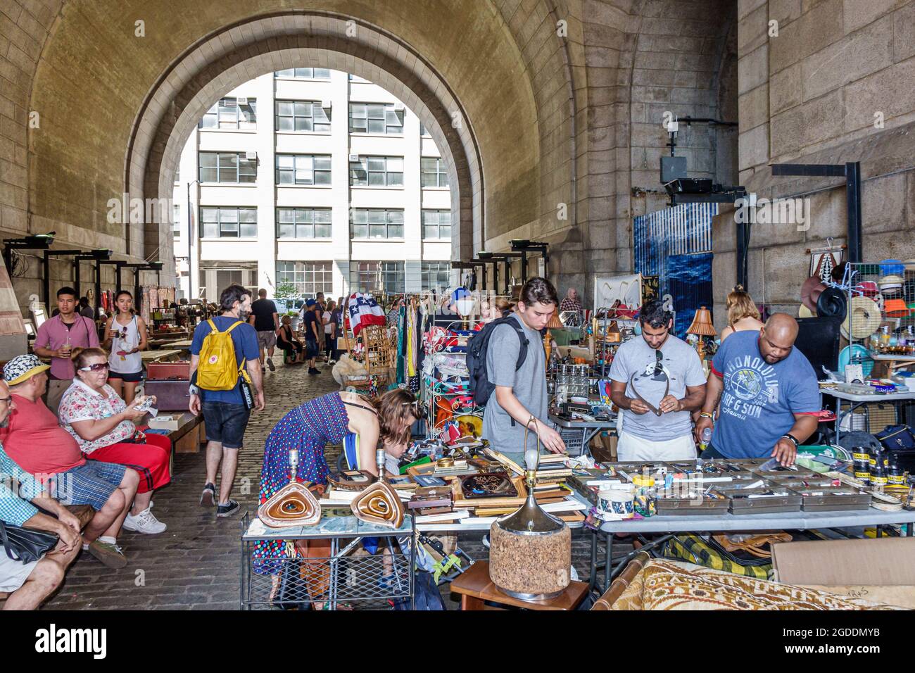 Brooklyn Flea's Dumbo Archway Plaza Extension: Confirmed Until 2027 Brooklyn Flea's Dumbo Archway Plaza Extension: Confirmed Until 2027