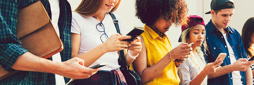 Can Android's Fresh Design Win Over Gen Z IPhone Users? Can Android's Fresh Design Win Over Gen Z IPhone Users?