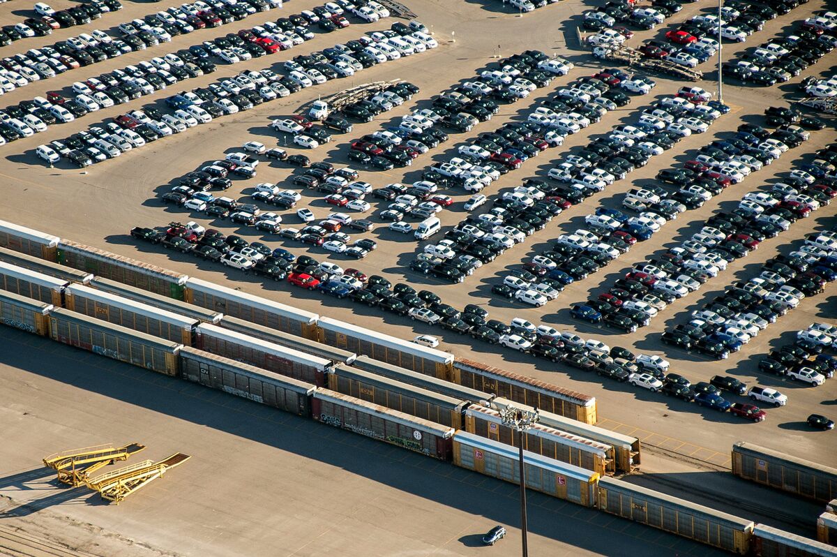 Canada's Trade Deficit Narrows: $506 Million In Latest Figures