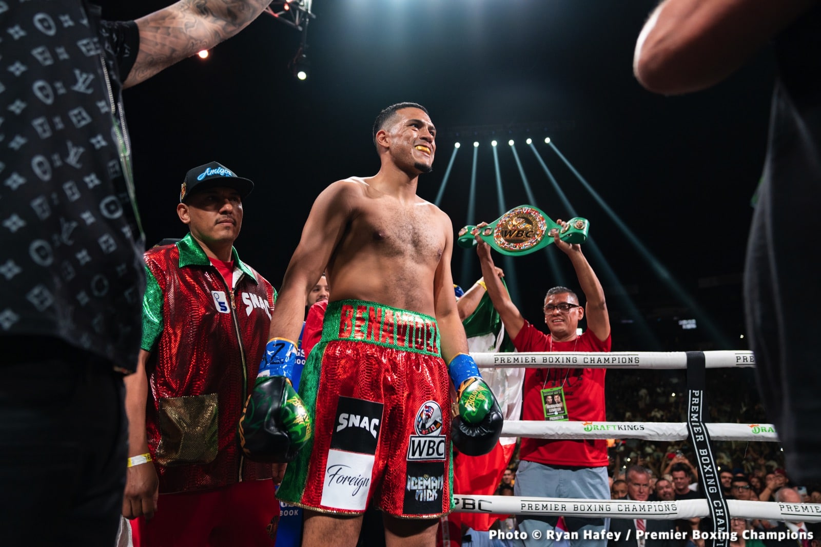 Canelo Vs. Benavidez: Why The Fight Isn't Happening (Yet) Canelo Vs. Benavidez: Why The Fight Isn't Happening (Yet)