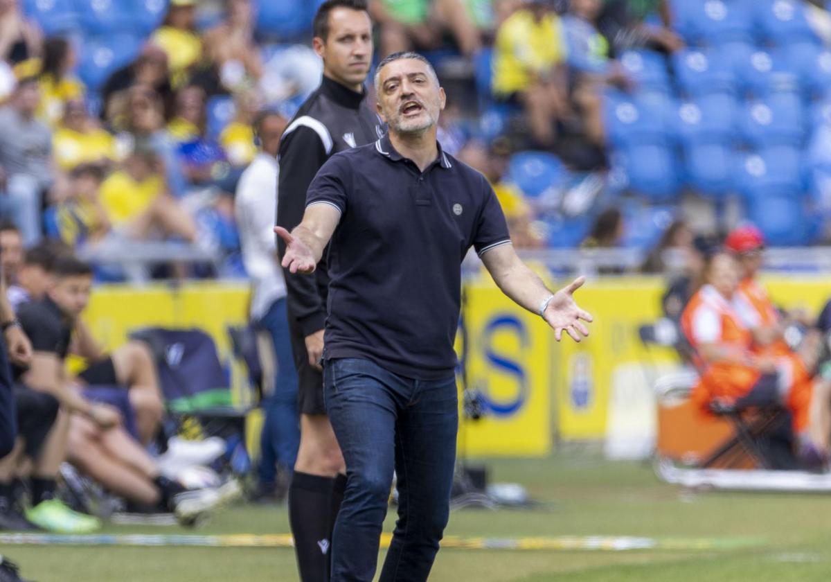 Caparrós Regresa Al Sevilla: Sustituye A García Pimienta Caparrós Regresa Al Sevilla: Sustituye A García Pimienta