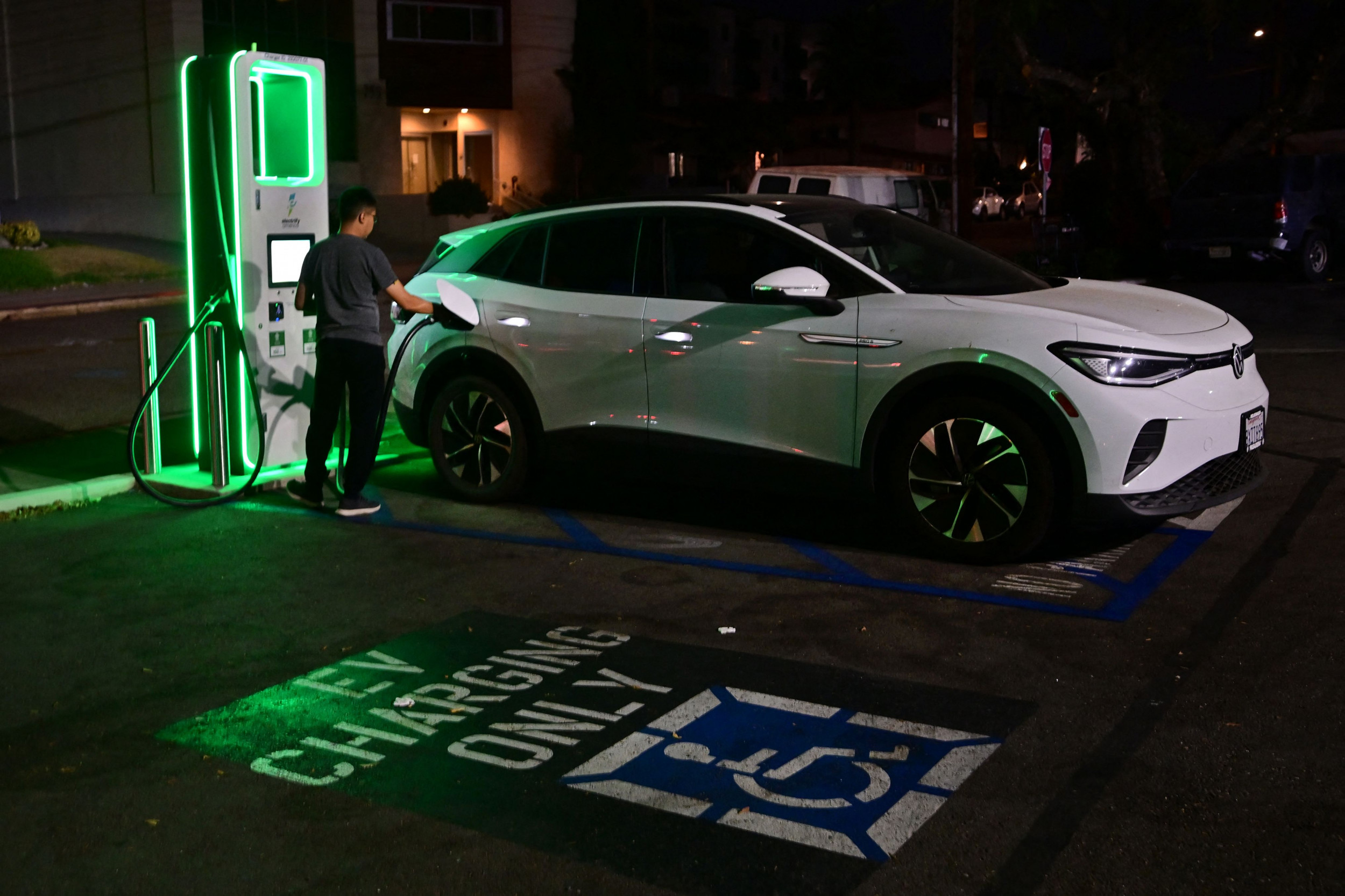 Car Dealers Renew Fight Against Electric Vehicle Mandates Car Dealers Renew Fight Against Electric Vehicle Mandates