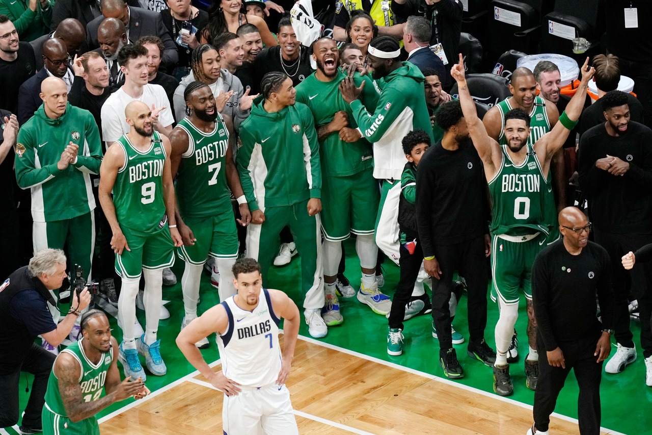 Celtics Dominate To Clinch Division Championship Celtics Dominate To Clinch Division Championship