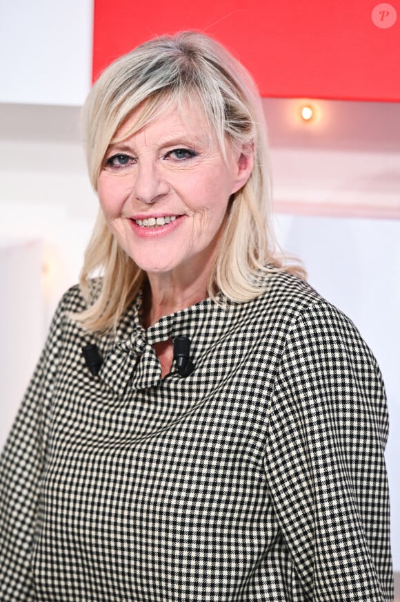 Chantal Ladesou: Biographie Et Carrière D'une Humoriste De Talent Chantal Ladesou: Biographie Et Carrière D'une Humoriste De Talent
