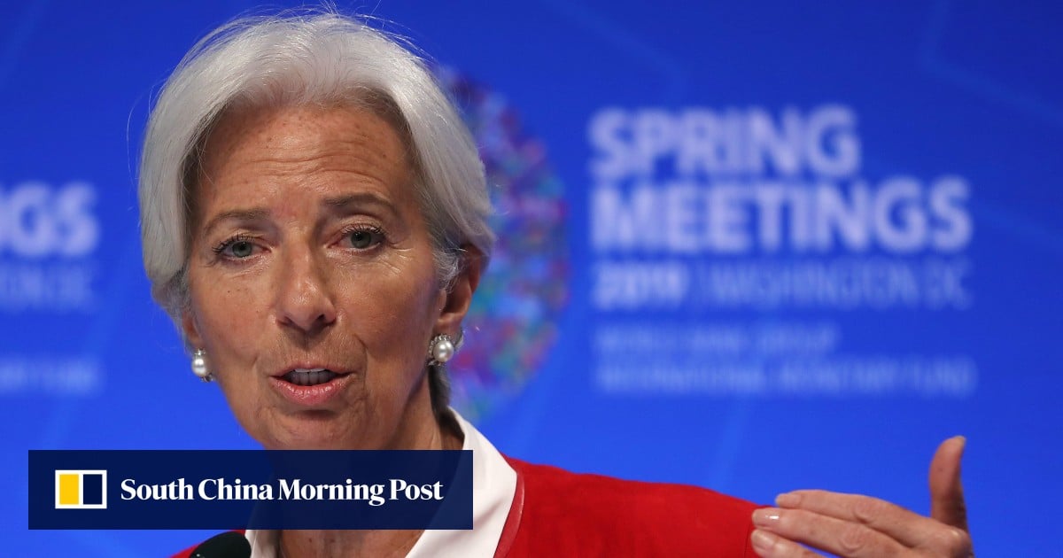 China's Economic Stimulus: Rate Cuts And Lending Ease In Face Of Tariffs China's Economic Stimulus: Rate Cuts And Lending Ease In Face Of Tariffs