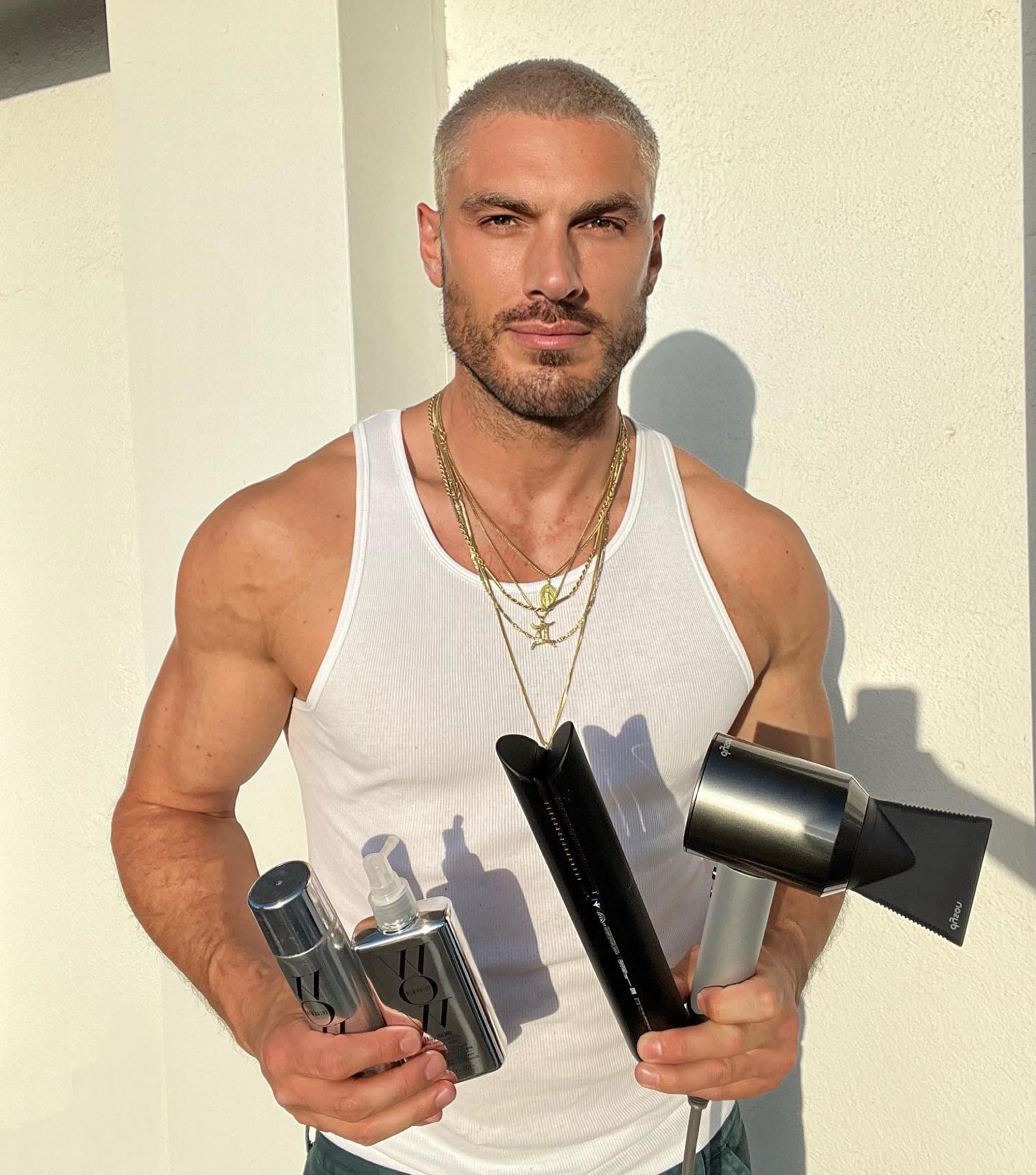 Chris Appleton Teases Kim Kardashian's Met Gala Hairstyle Chris Appleton Teases Kim Kardashian's Met Gala Hairstyle