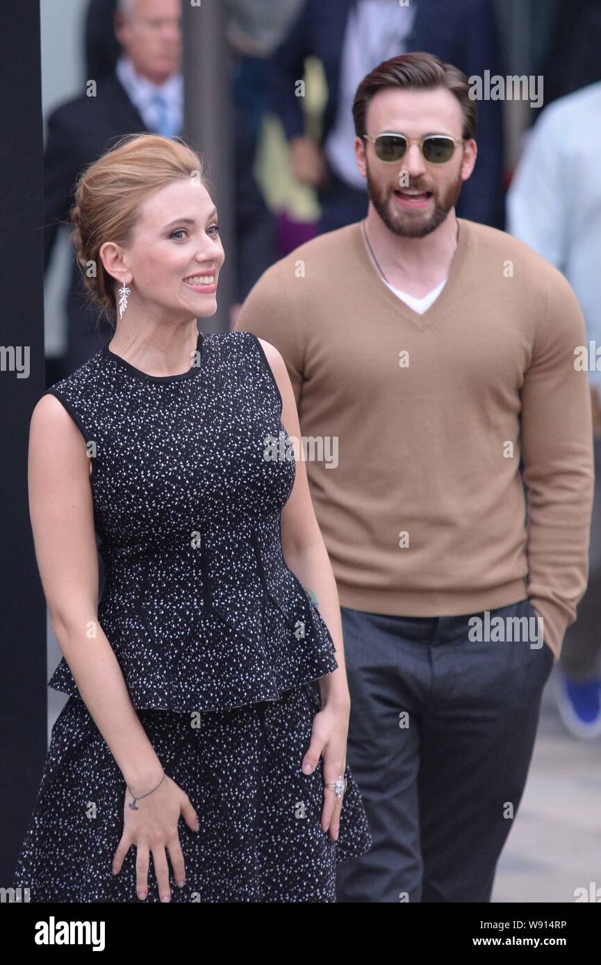 Chris Evans And Scarlett Johansson: Co-Stars Discuss Their Professional Relationship Chris Evans And Scarlett Johansson: Co-Stars Discuss Their Professional Relationship