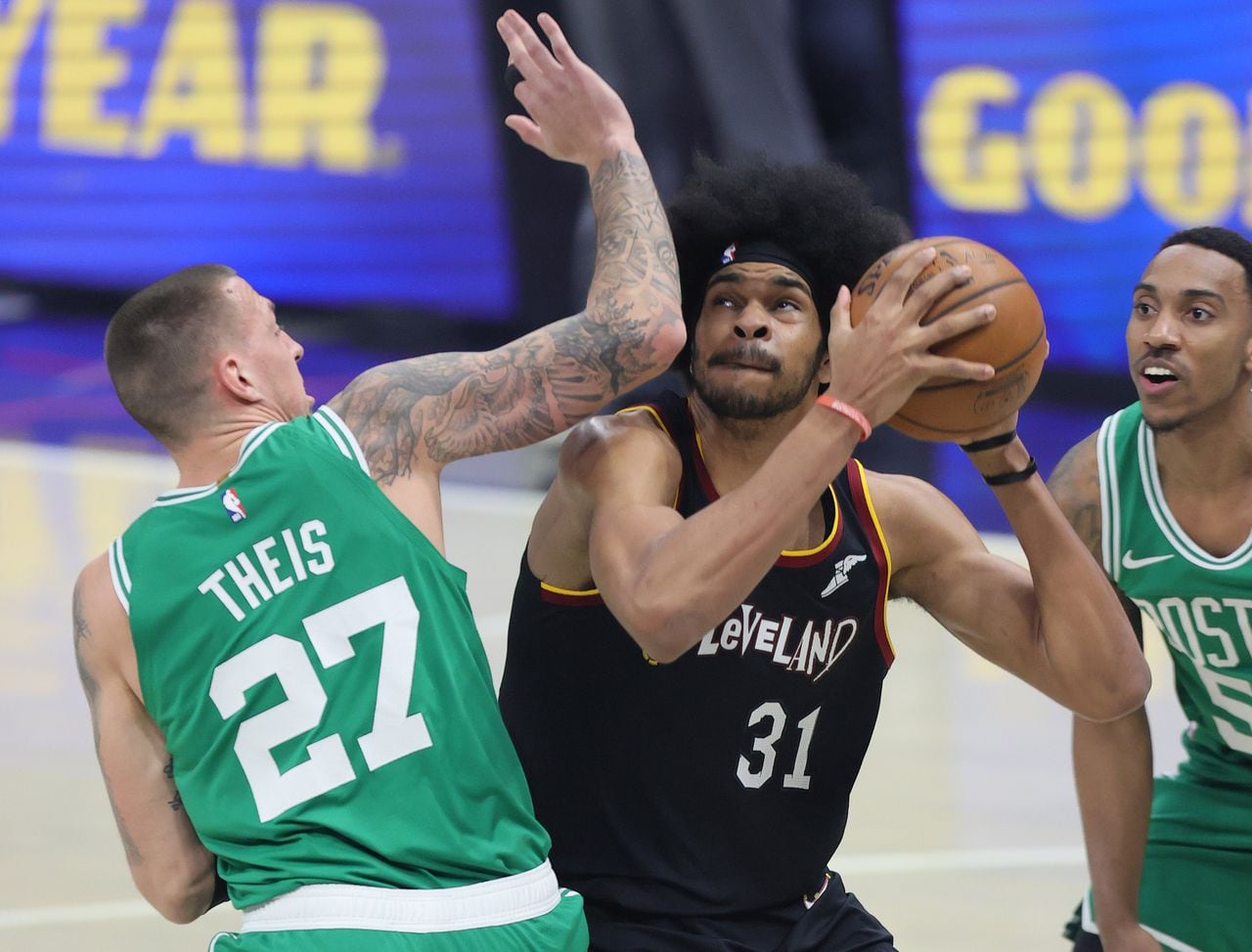 Cleveland Cavaliers' Jarrett Allen Delivers Impressive Dunk In Knicks Game Cleveland Cavaliers' Jarrett Allen Delivers Impressive Dunk In Knicks Game