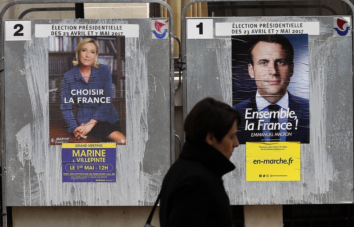 Counter-Protests And Accusations Fly As Le Pen Rallies In Paris Counter-Protests And Accusations Fly As Le Pen Rallies In Paris