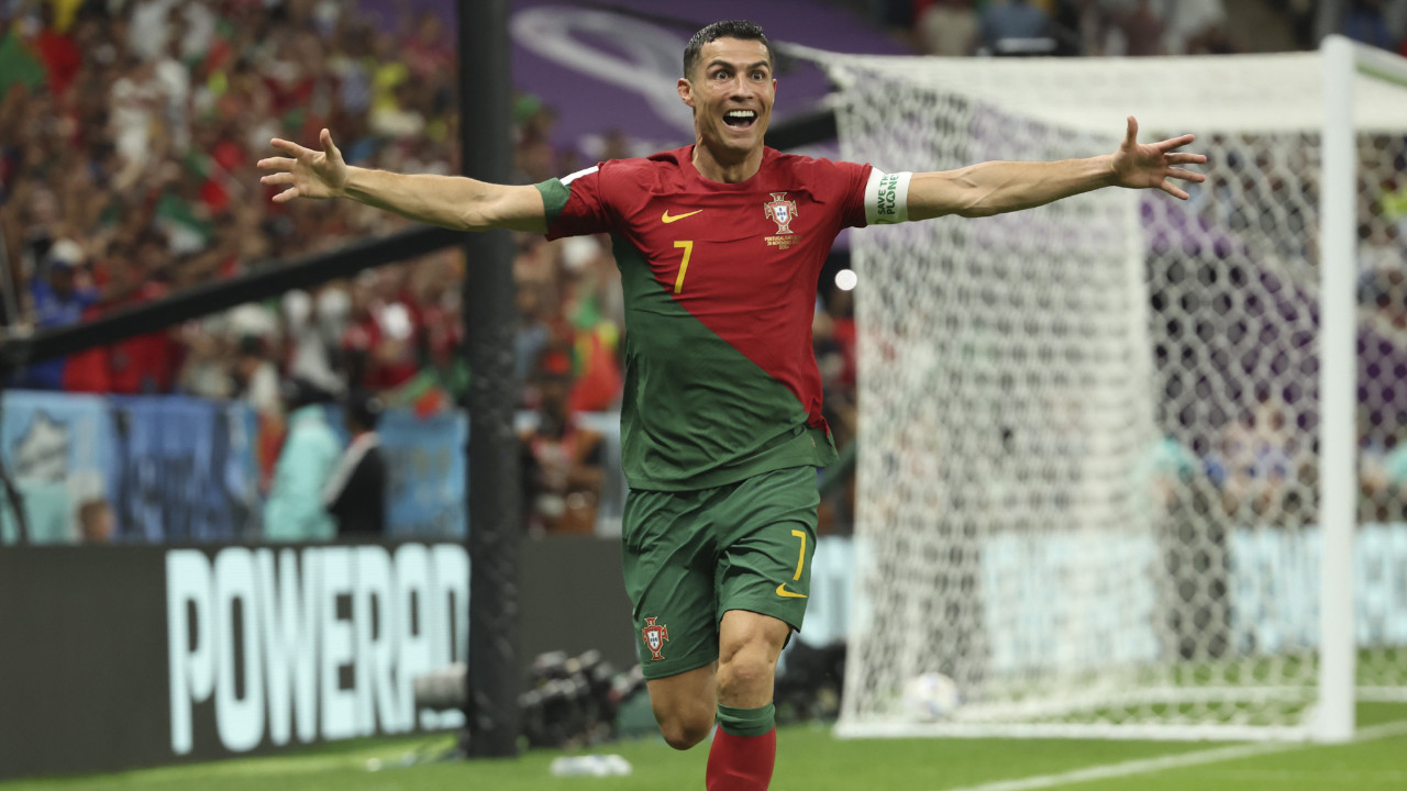 Cristiano Ronaldo: Al Nassr'da 2 Yıllık Sözleşme Cristiano Ronaldo: Al Nassr'da 2 Yıllık Sözleşme