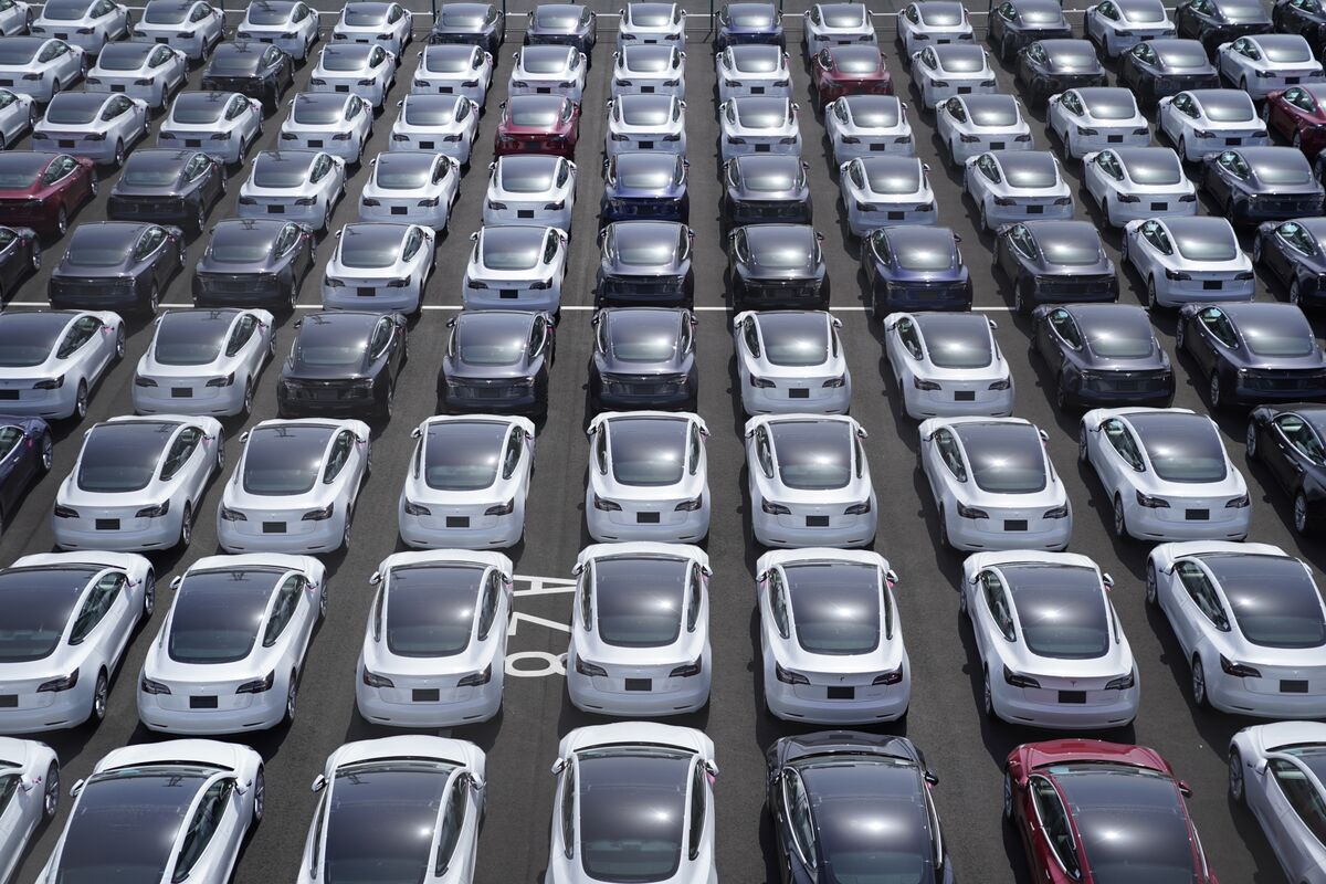 Dealerships Intensify Fight Against EV Sales Requirements