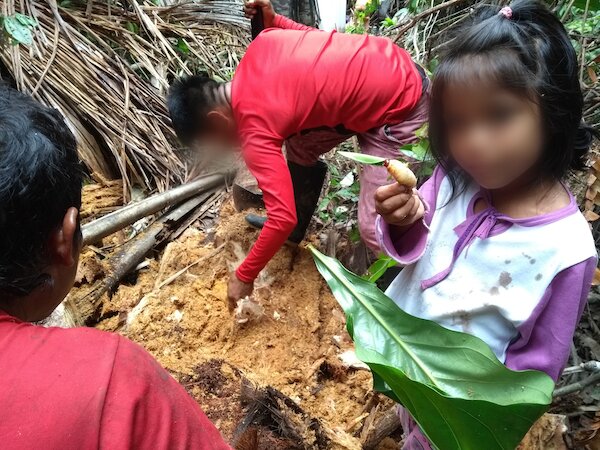 Dramatic Escape: Woman, Children Survive Manhole Blast Dramatic Escape: Woman, Children Survive Manhole Blast
