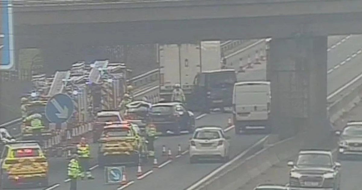Drivers Face Hour-Long Delays On M6 Southbound After Crash Drivers Face Hour-Long Delays On M6 Southbound After Crash