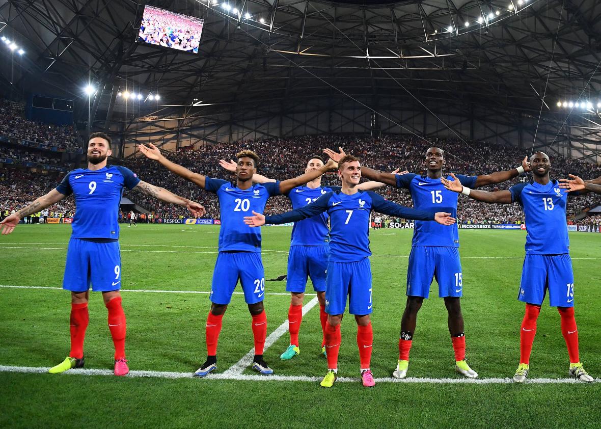 Dupont's 11-Point Contribution: France Defeats Italy In Rugby