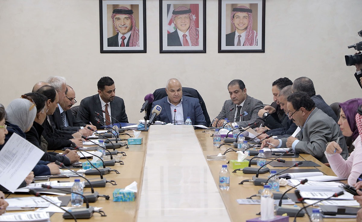 ديوان المحاسبة يكشف عن مخالفات: موقف النواب وتداعيات التقارير (2022-2023) ديوان المحاسبة يكشف عن مخالفات: موقف النواب وتداعيات التقارير (2022-2023)