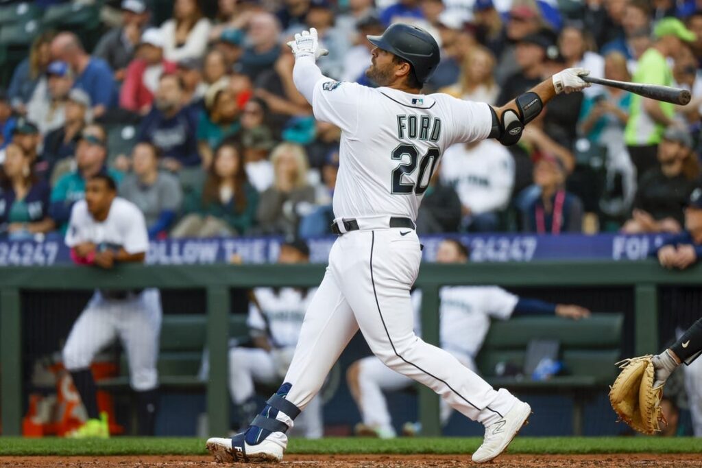 Early Lead, Big Win: Mariners Defeat Marlins 14-0 Early Lead, Big Win: Mariners Defeat Marlins 14-0