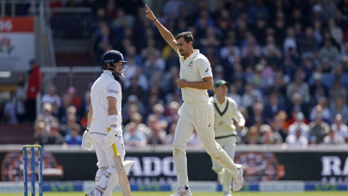 England Backs Crawley Despite Recent Slump England Backs Crawley Despite Recent Slump
