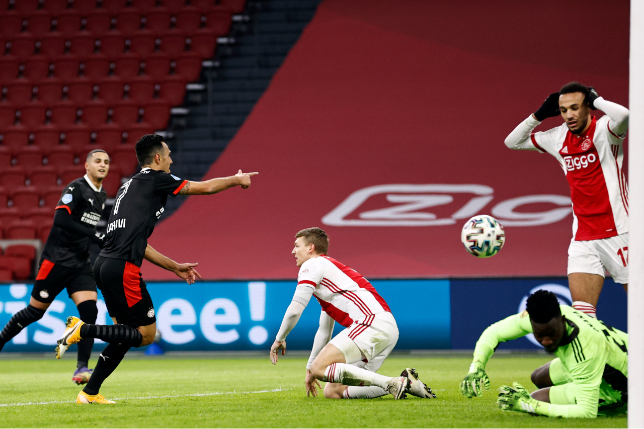 Eredivisie: Ajax Extends Lead, Feyenoord Keeps Pressure On PSV Eredivisie: Ajax Extends Lead, Feyenoord Keeps Pressure On PSV