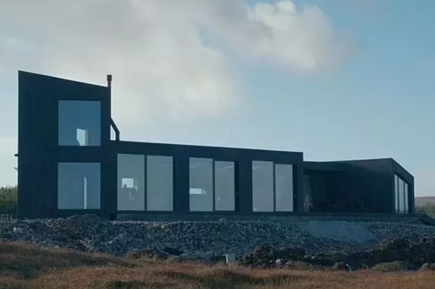 Escape To The Country: Dream Homes Under £1m Escape To The Country: Dream Homes Under £1m