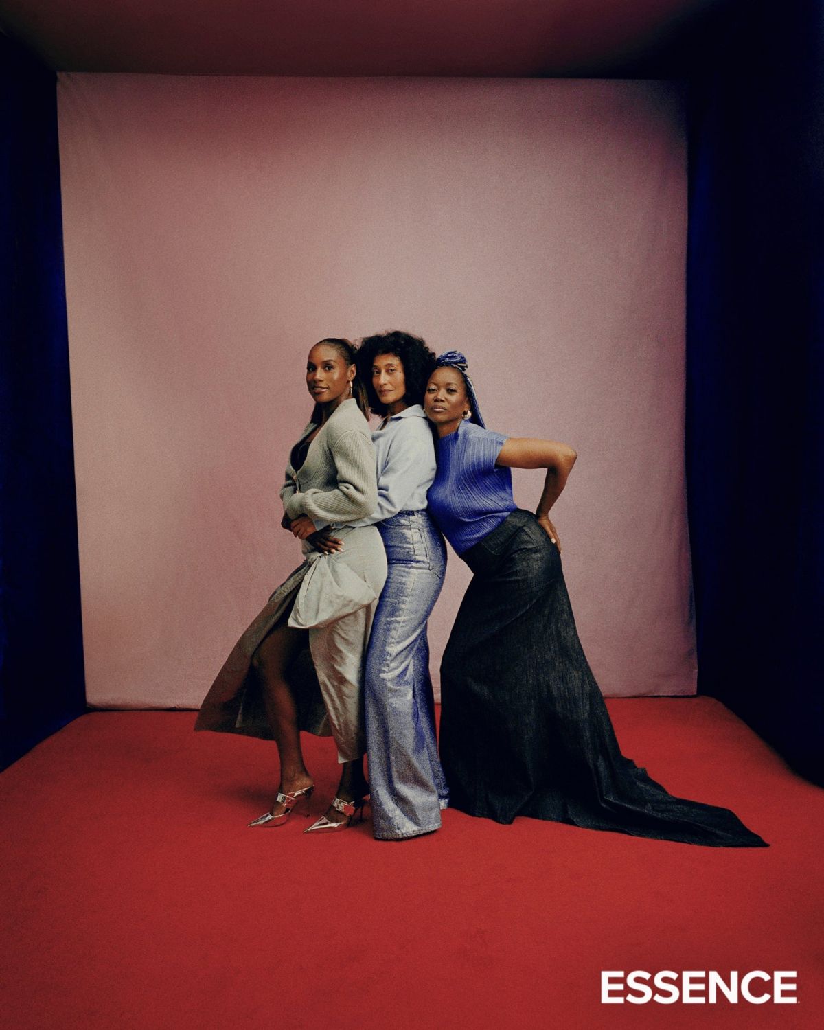 Essence Interview: Issa Rae, Rashida Jones, And Tracee Ellis Ross On Black Mirror Essence Interview: Issa Rae, Rashida Jones, And Tracee Ellis Ross On Black Mirror