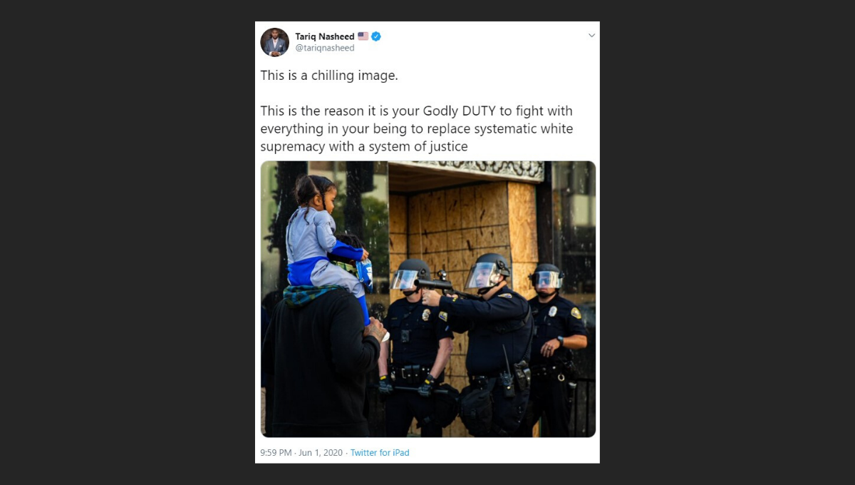 FBI Reassigns Agents From Iconic George Floyd Protest Kneeling Photo FBI Reassigns Agents From Iconic George Floyd Protest Kneeling Photo